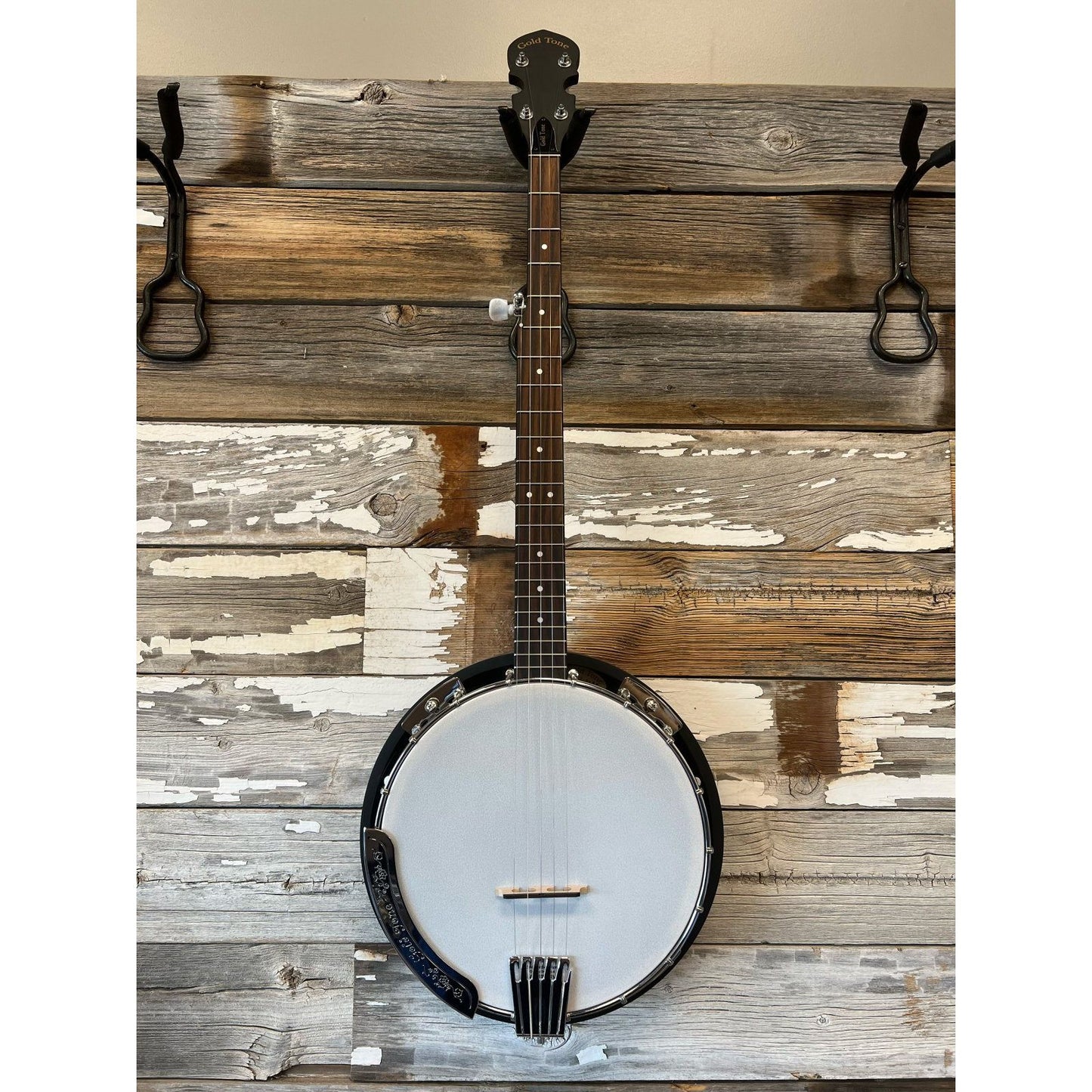 Gold Tone Cripple Creek Resonator Banjo with Planetary Tuners and Gig Bag