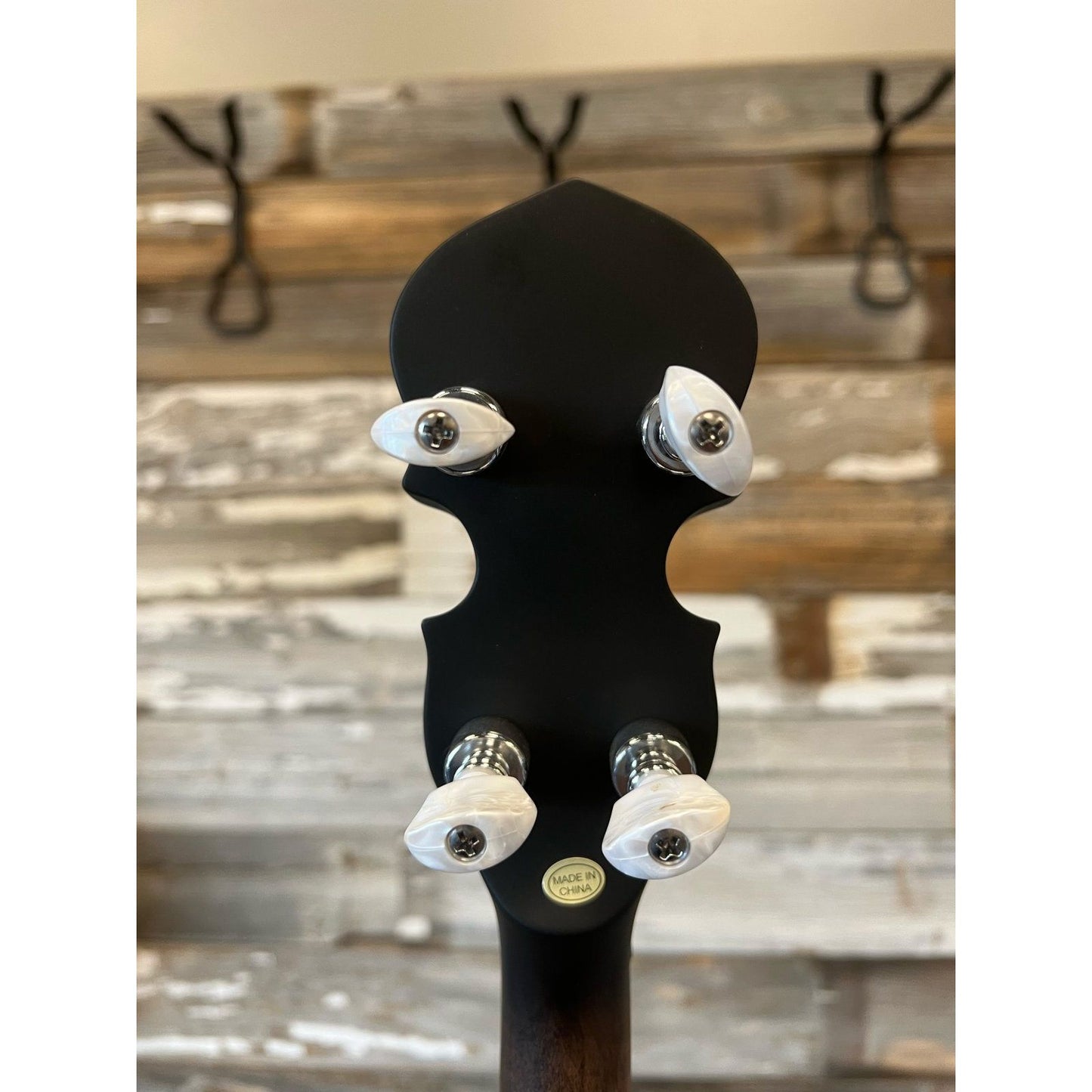 Gold Tone Cripple Creek Resonator Banjo with Planetary Tuners and Gig Bag