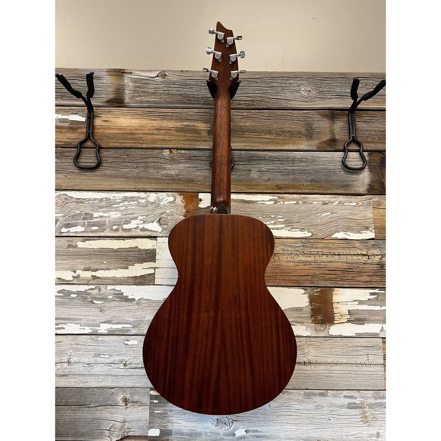 LIKE NEW Breedlove Discovery Companion, Natural