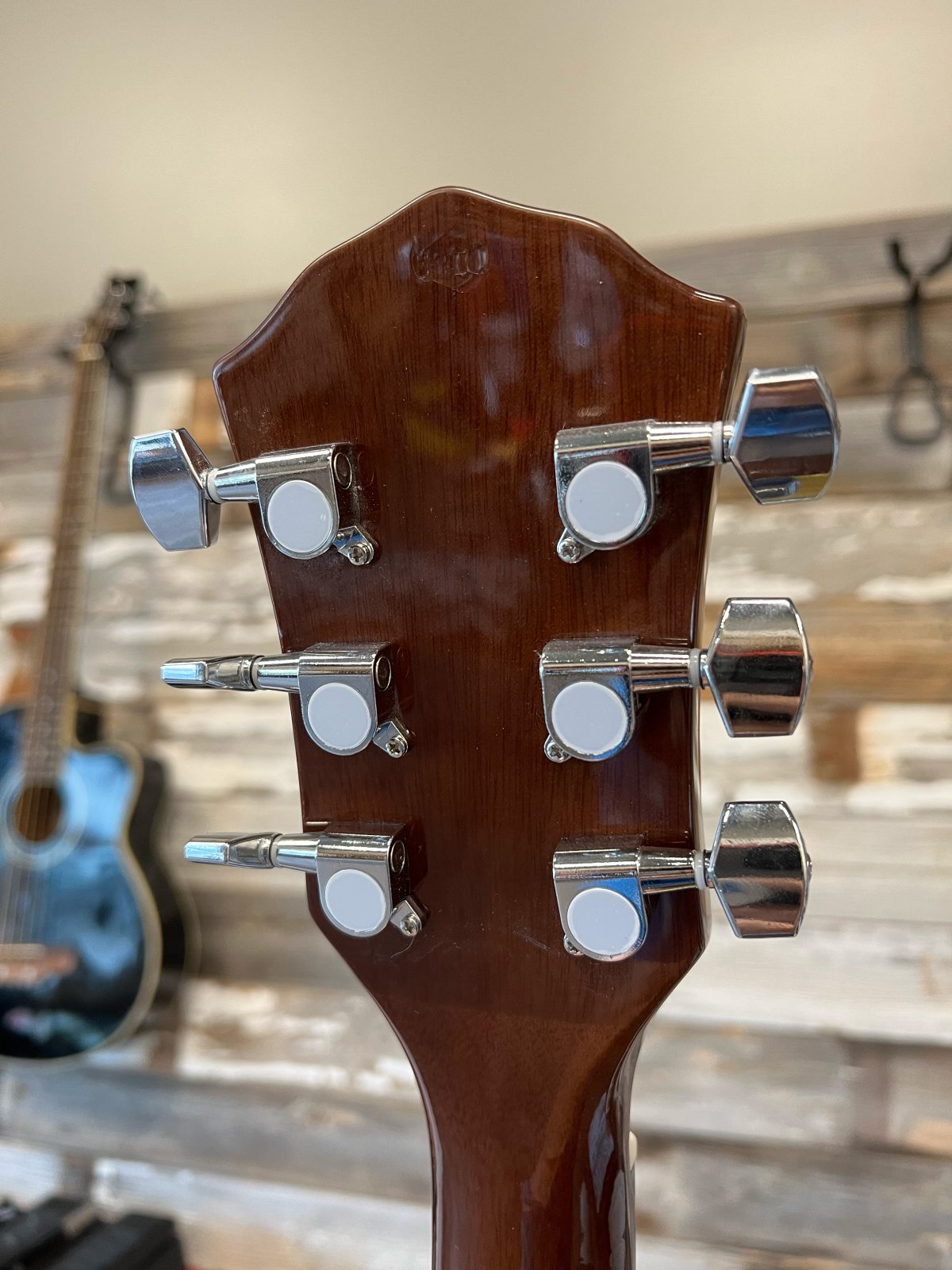 LIKE NEW Fender FA-125CE Dreadnaught, Natural