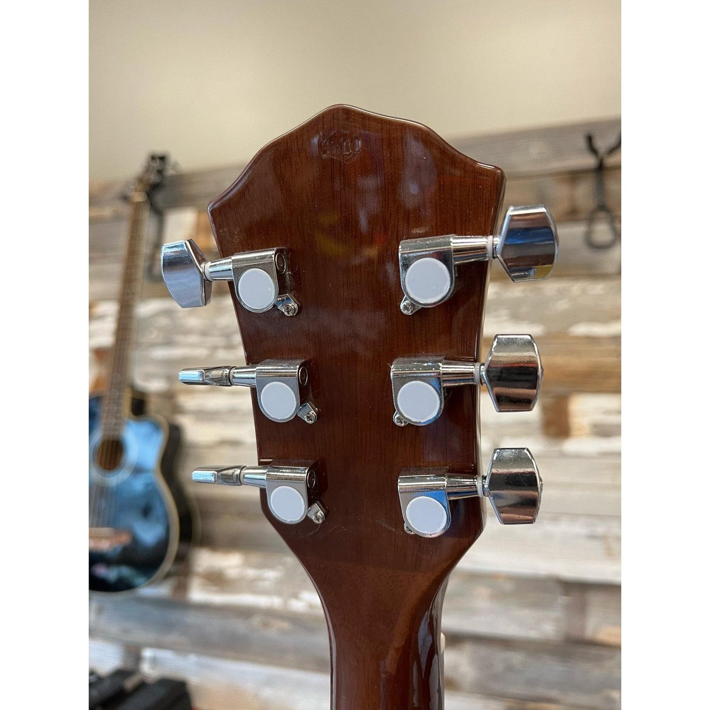 LIKE NEW Fender FA-125CE Dreadnaught, Natural