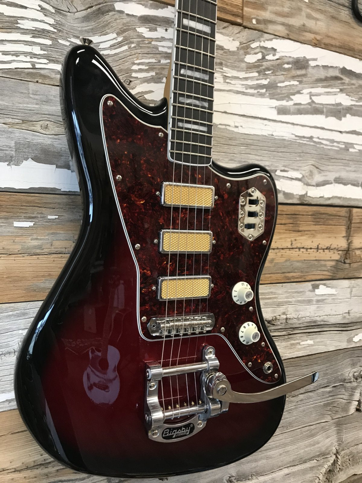 LIKE NEW Fender Gold Foil Jazzmaster Electric Guitar - Candy Apple Burst