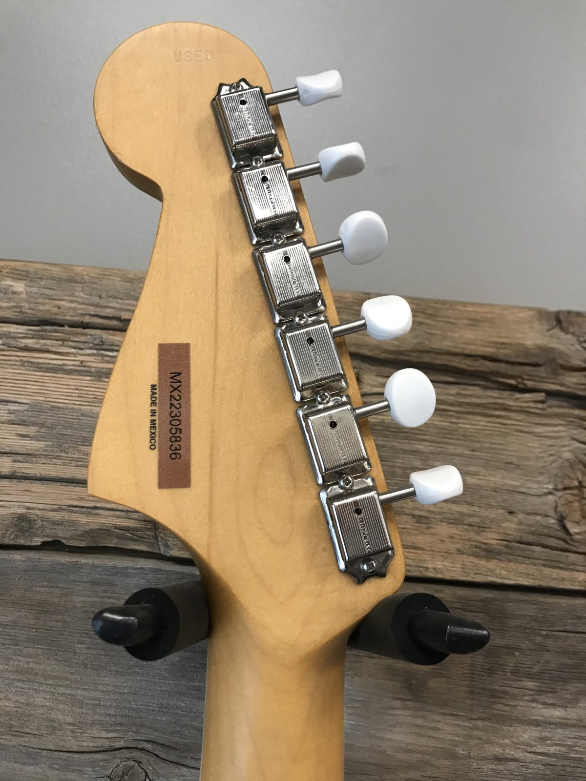 LIKE NEW Fender Gold Foil Jazzmaster Electric Guitar - Candy Apple Burst