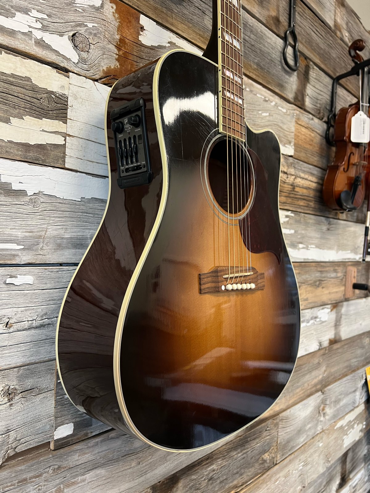 Gibson 2015 Hummingbird Pro CE w/case