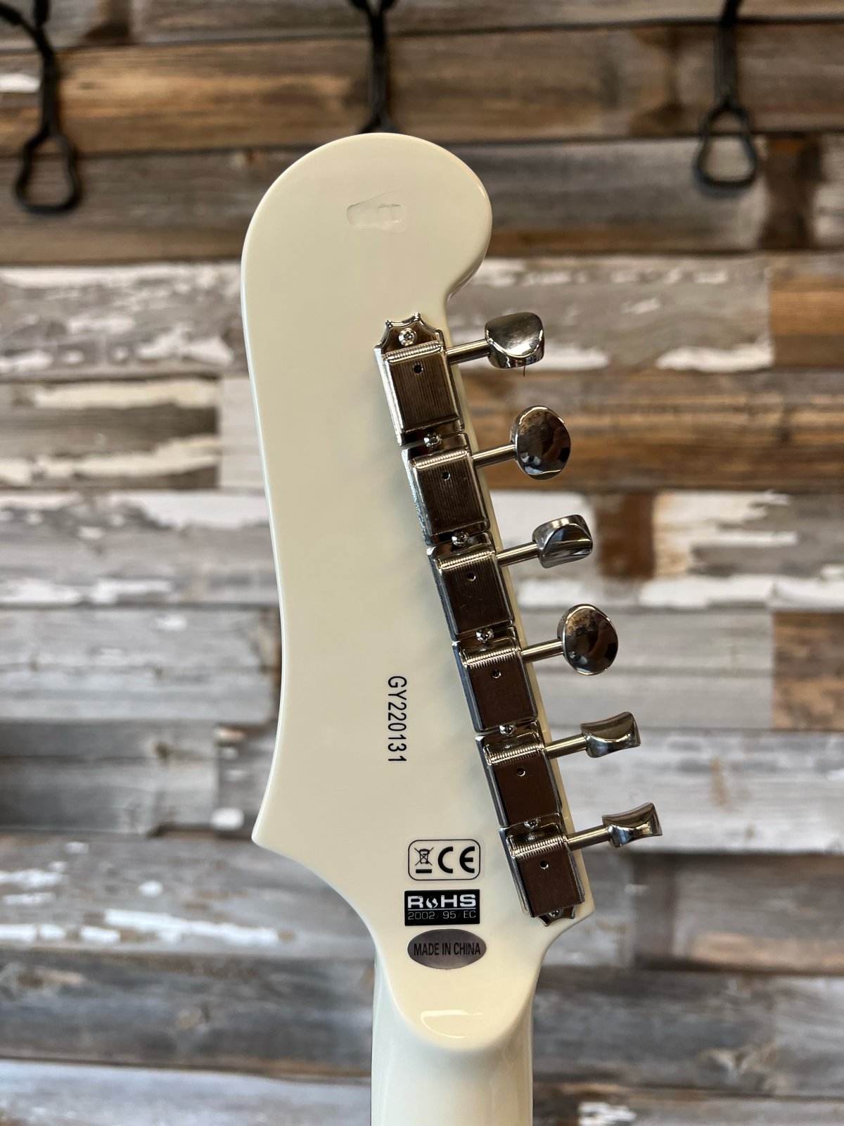 LIKE NEW Guild Jetstar Electric Guitar - Vintage White