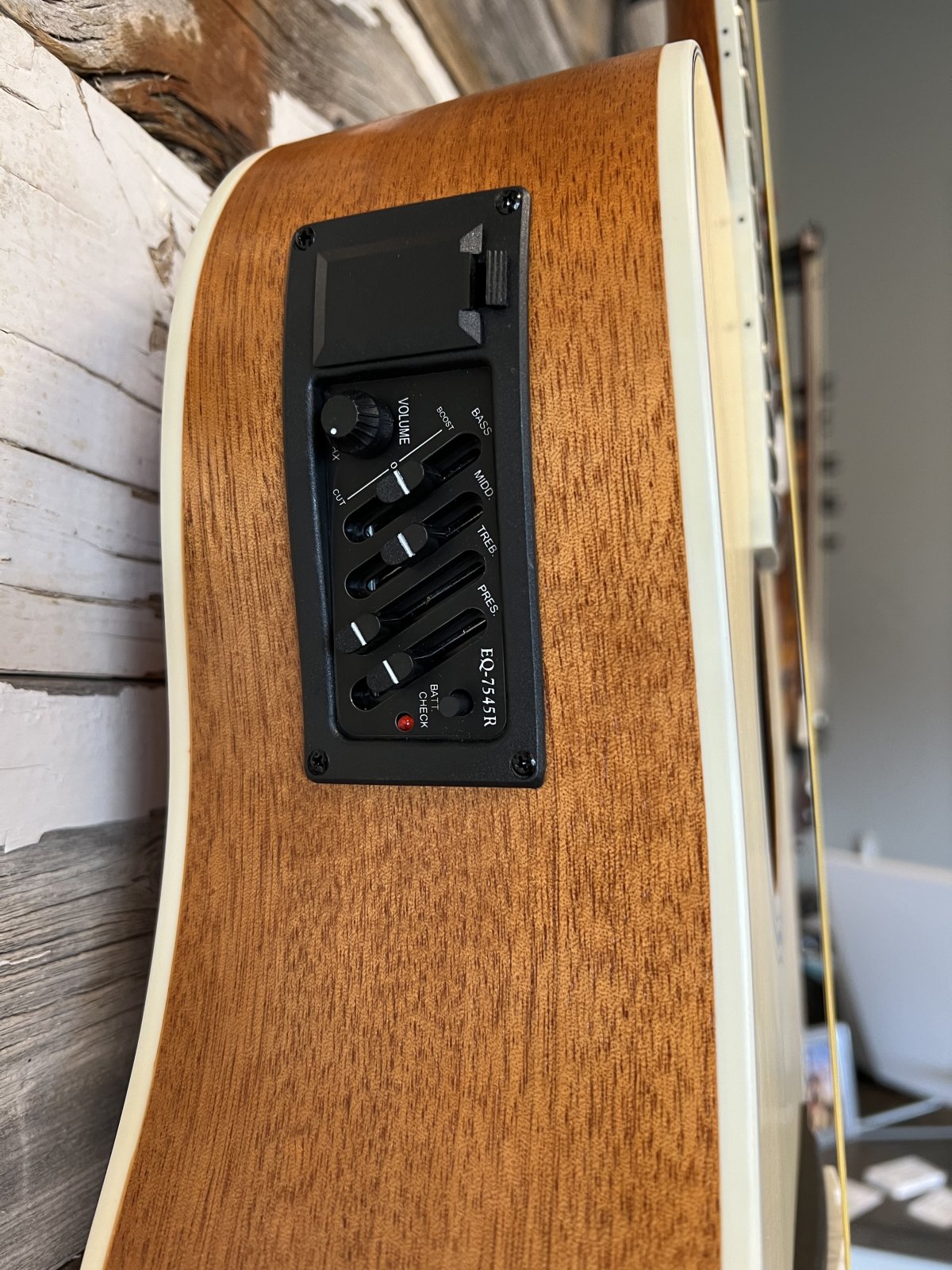 NGW Dread Cutaway Guitar, Natural