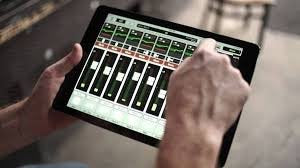 Mackie DL16S
