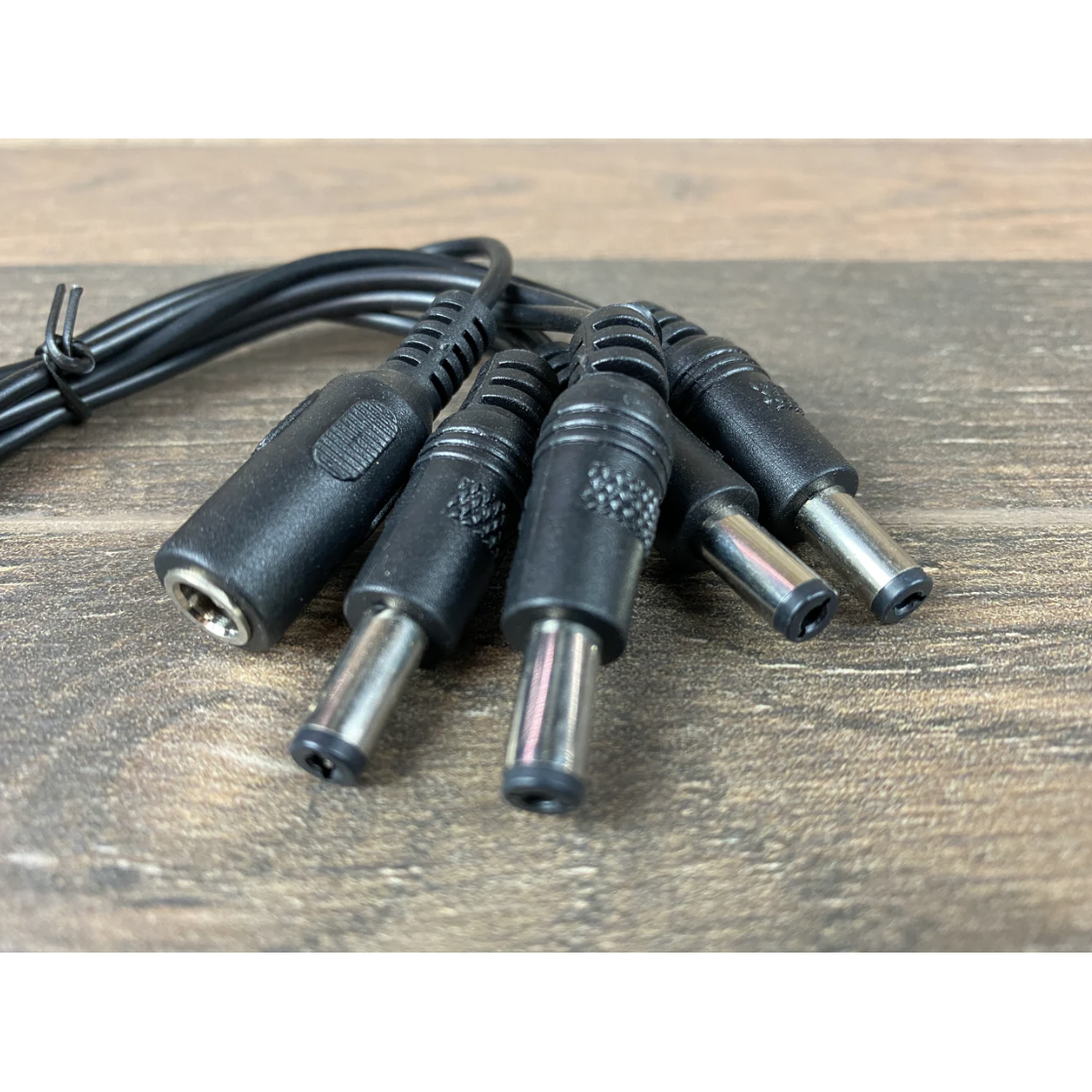 NUX WAC-001, Multi-plug Cable