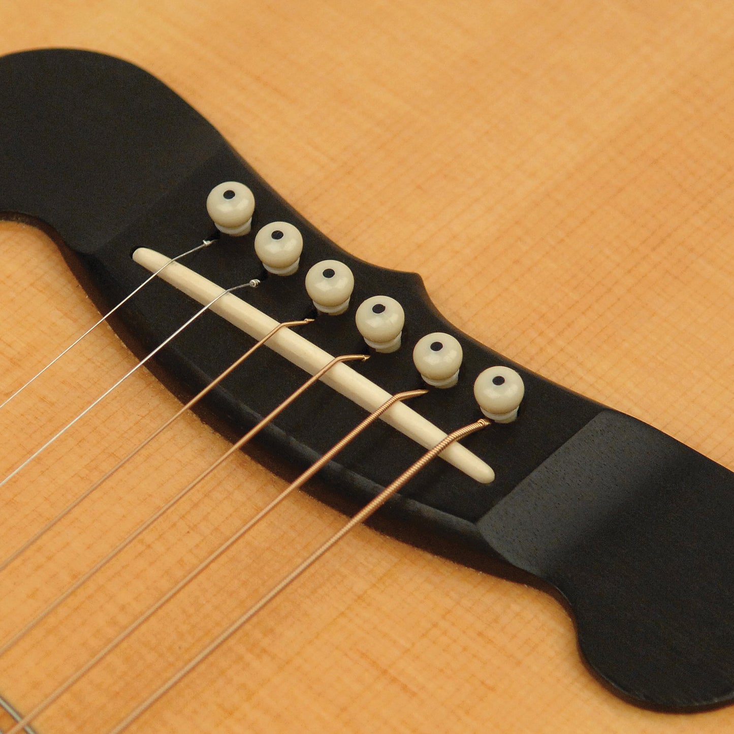 D'Addario Injected Molded Bridge Pins with End Pin, Set of 7, Ivory with Ebony D...