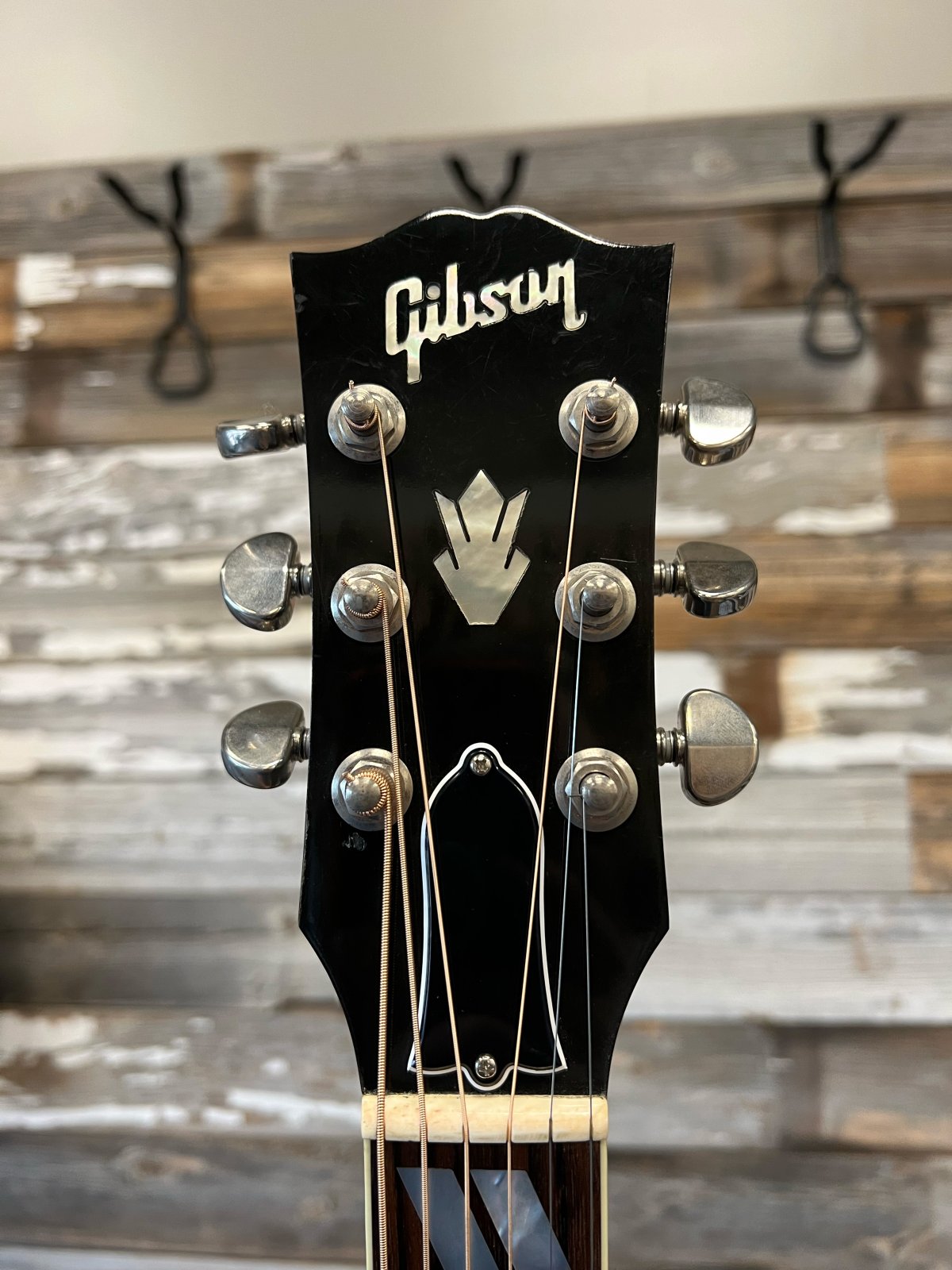 Gibson 2015 Hummingbird Pro CE w/case