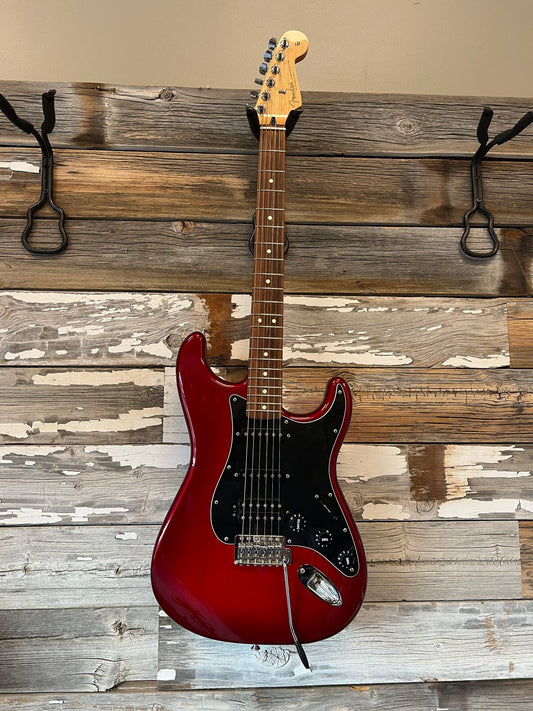 Used - Fender Stratocaster - MIM - Candy Apple Red